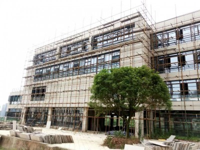 重庆江北区外墙玻璃维修_江北区铝板石材更换_重庆航鸿幕墙公司