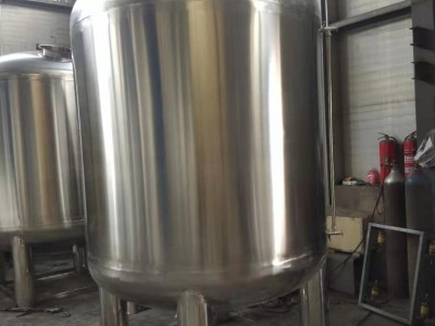 富阳市鸿谦无菌水箱厂家卧式无菌水箱精工制作诚信经营
