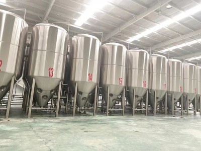 酿造啤酒设备的厂家啤酒厂年产2000吨大型啤酒设备