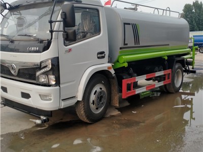 绿化8吨洒水车8立方喷洒车厂家低价销售价格表