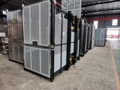 施工电梯 施工升降机吊笼 sc200/200济南恒义建筑机械