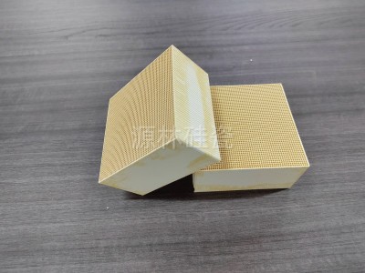 一氧化碳（CO)催化剂