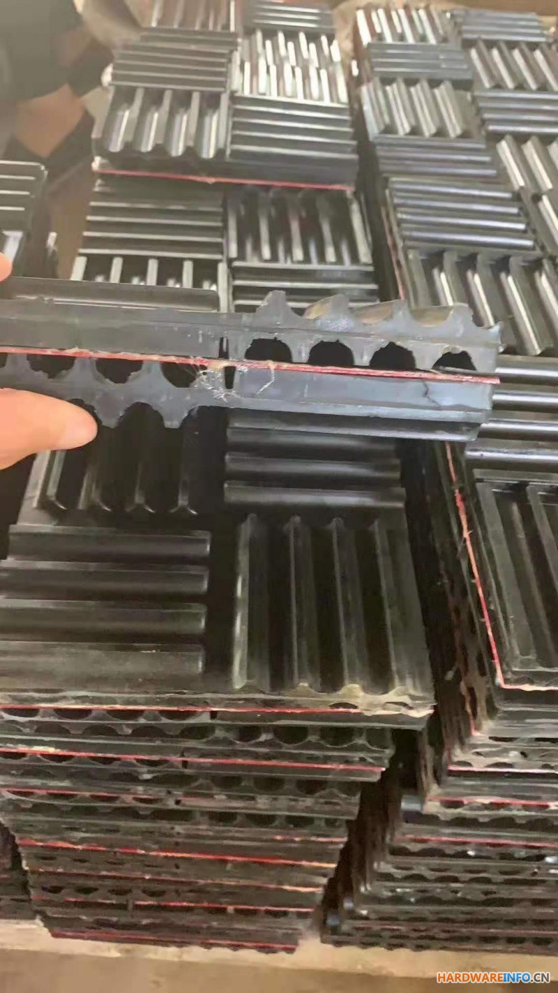 SD型橡胶垫橡胶加钢板剪切式复合橡胶隔震垫风机垫脚减振块