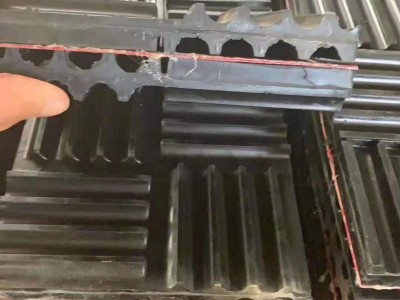 SD型橡胶垫橡胶加钢板剪切式复合橡胶隔震垫风机垫脚减振块